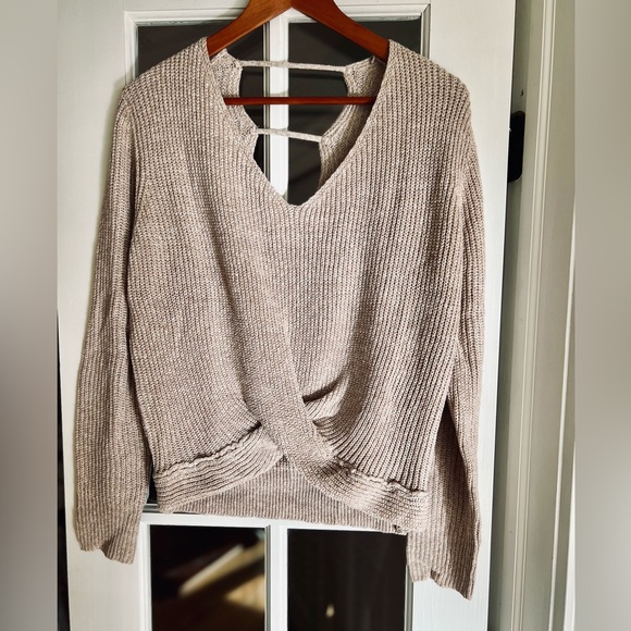 Cut Out Back Camel Sweater, NWT Size Medium - Picture 3 of 5